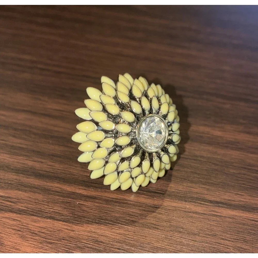 Ann Taylor Flower Statement Ring Size 7 Rhinestone Pave Cocktail Large